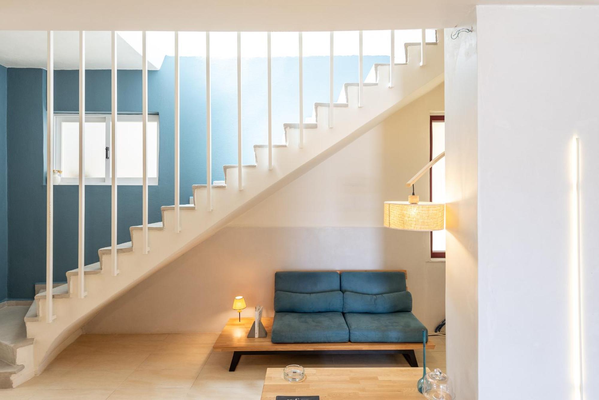 Emily Hotel Vári 외부 사진